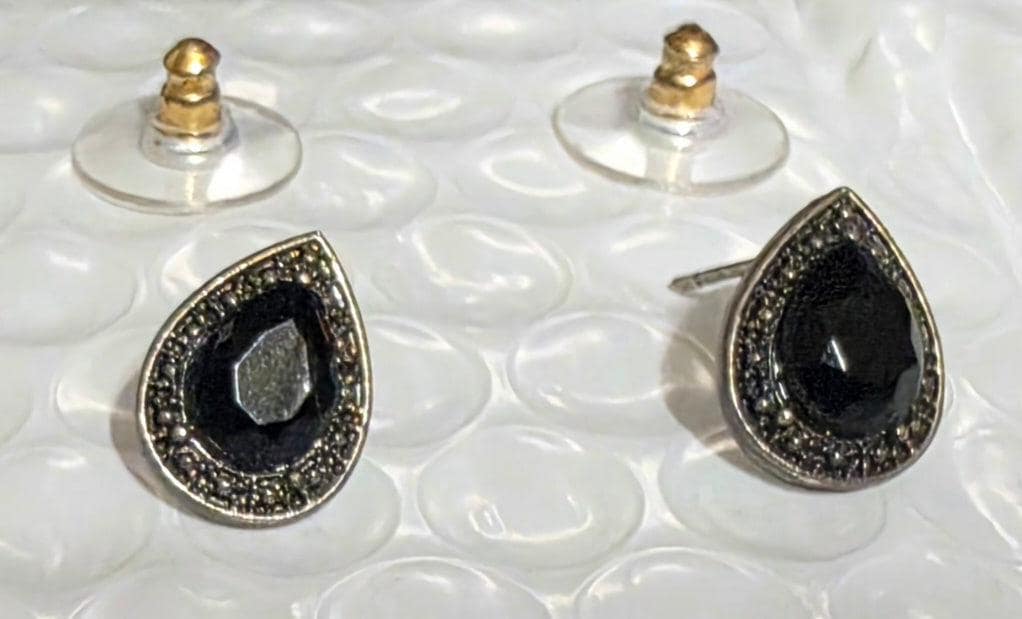 Vintage sterling silver pearl cut black onyx earrings.